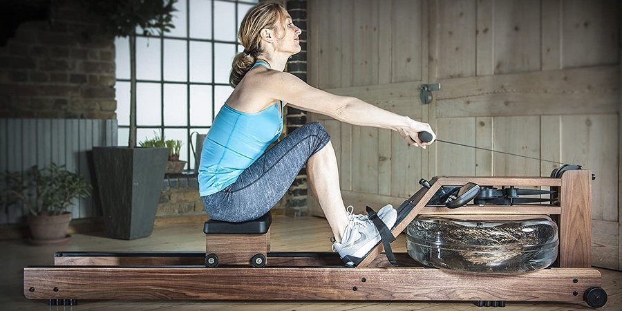 Beneficios del remo indoor en casa, que músculos trabajas con la máquina de remo, beneficios del entrenamiento con remo